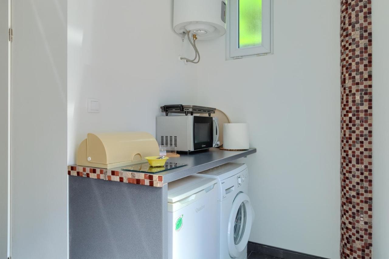 Large Apartment In City Centre Pula! Exterior photo