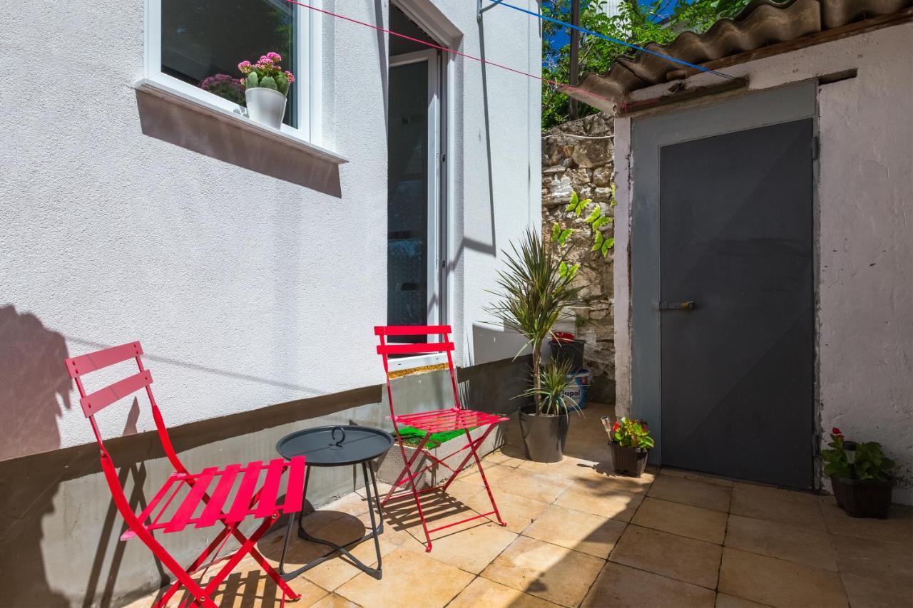 Large Apartment In City Centre Pula! Exterior photo